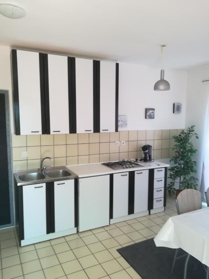 Apartma Eliva *